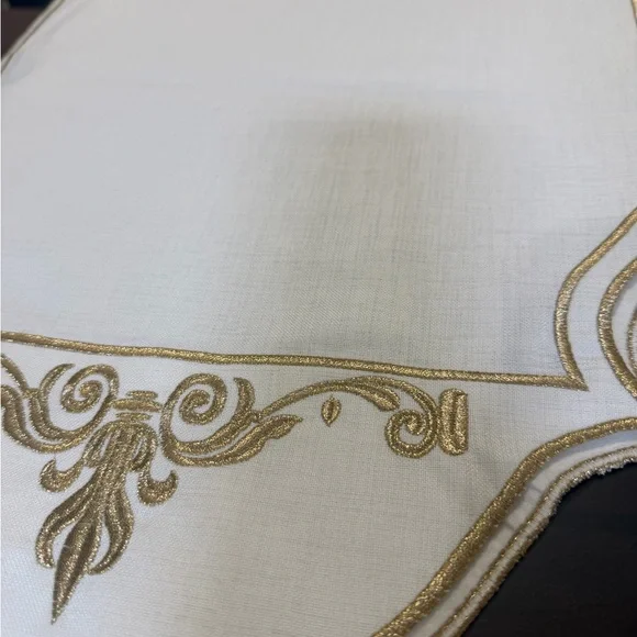 Handmade White and Gold Table Setting Set - Picture 5 of 6